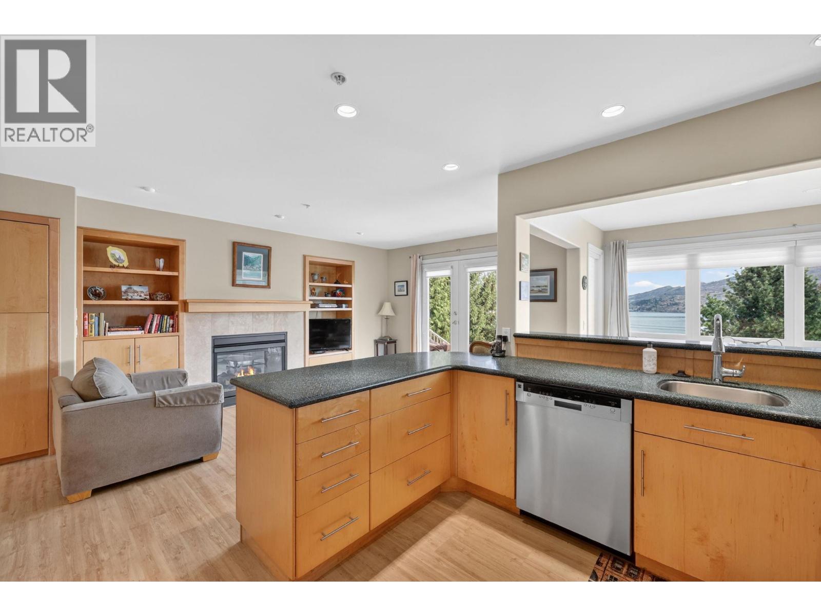 6226 Heighway Lane, Peachland, British Columbia  V0H 1X7 - Photo 9 - 10386568