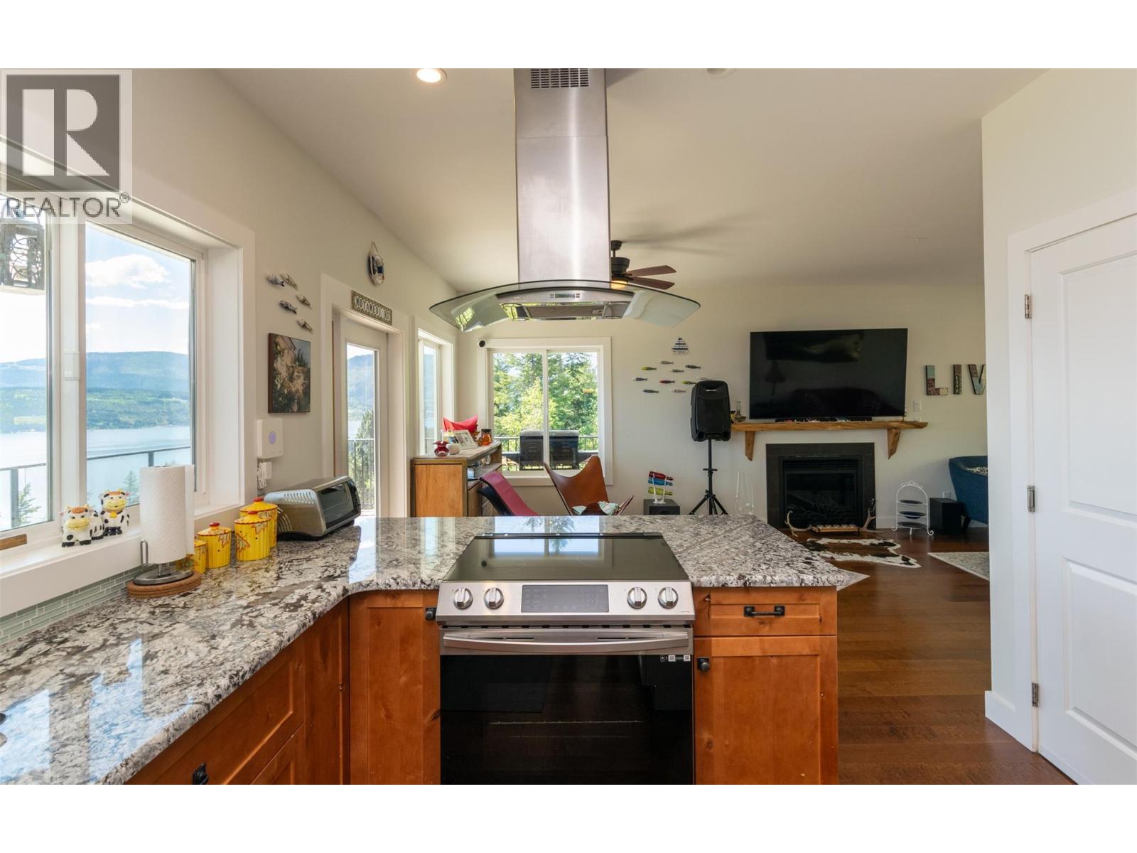 4317 Leopold Road, Scotch Creek, British Columbia  V0E 1M5 - Photo 11 - 10386292