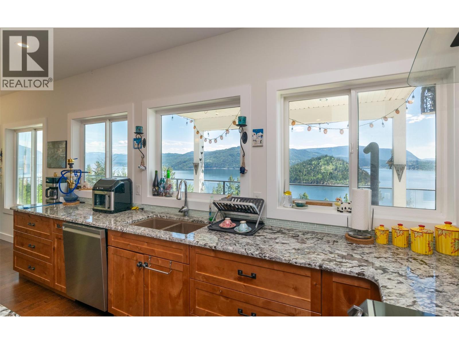 4317 Leopold Road, Scotch Creek, British Columbia  V0E 1M5 - Photo 7 - 10386292
