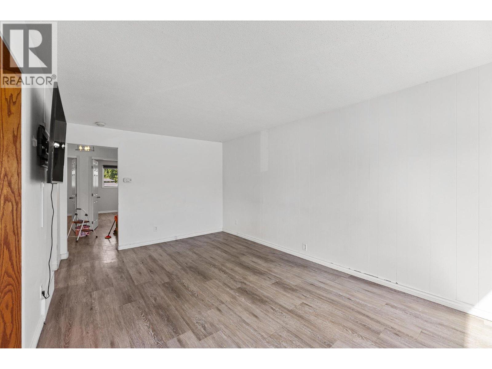 2946 Springfield Road, Kelowna, British Columbia  V1X 4N7 - Photo 10 - 10386516