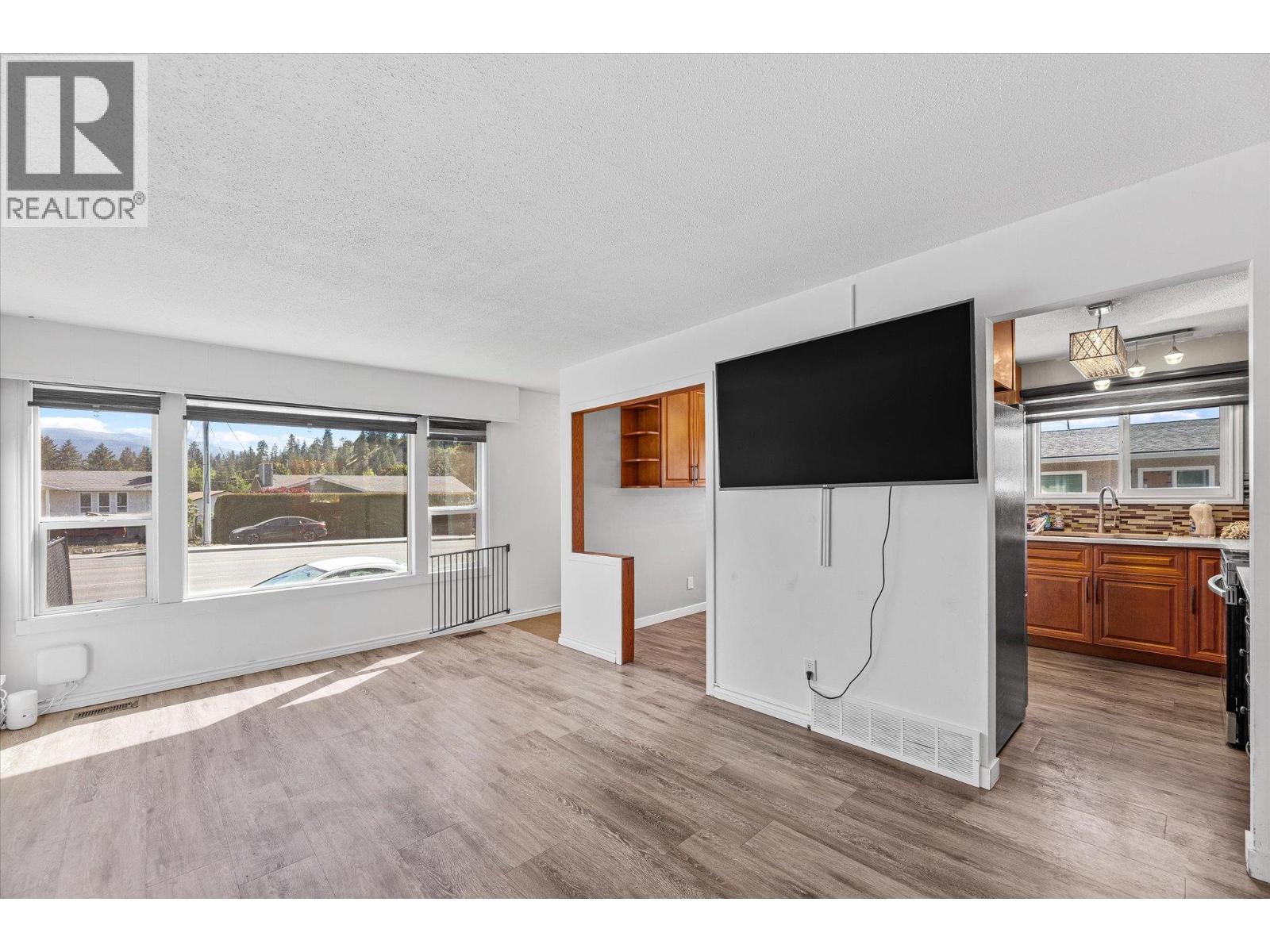 2946 Springfield Road, Kelowna, British Columbia  V1X 4N7 - Photo 12 - 10386516