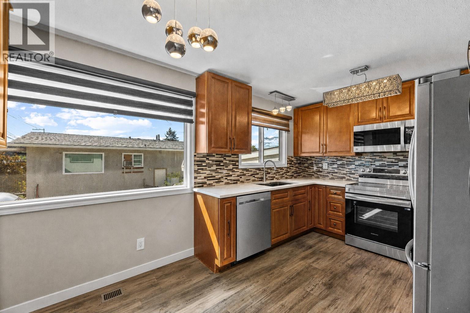 2946 Springfield Road, Kelowna, British Columbia  V1X 4N7 - Photo 13 - 10386516