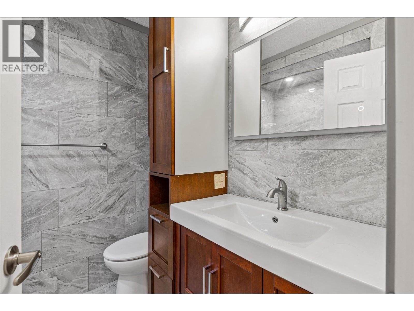 2946 Springfield Road, Kelowna, British Columbia  V1X 4N7 - Photo 17 - 10386516