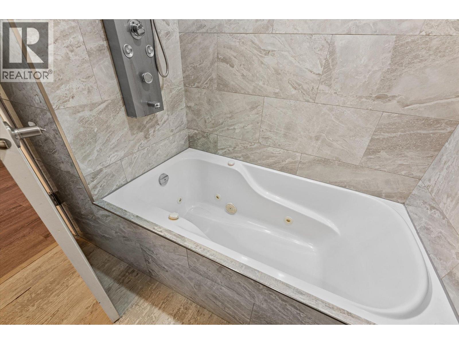 2946 Springfield Road, Kelowna, British Columbia  V1X 4N7 - Photo 19 - 10386516