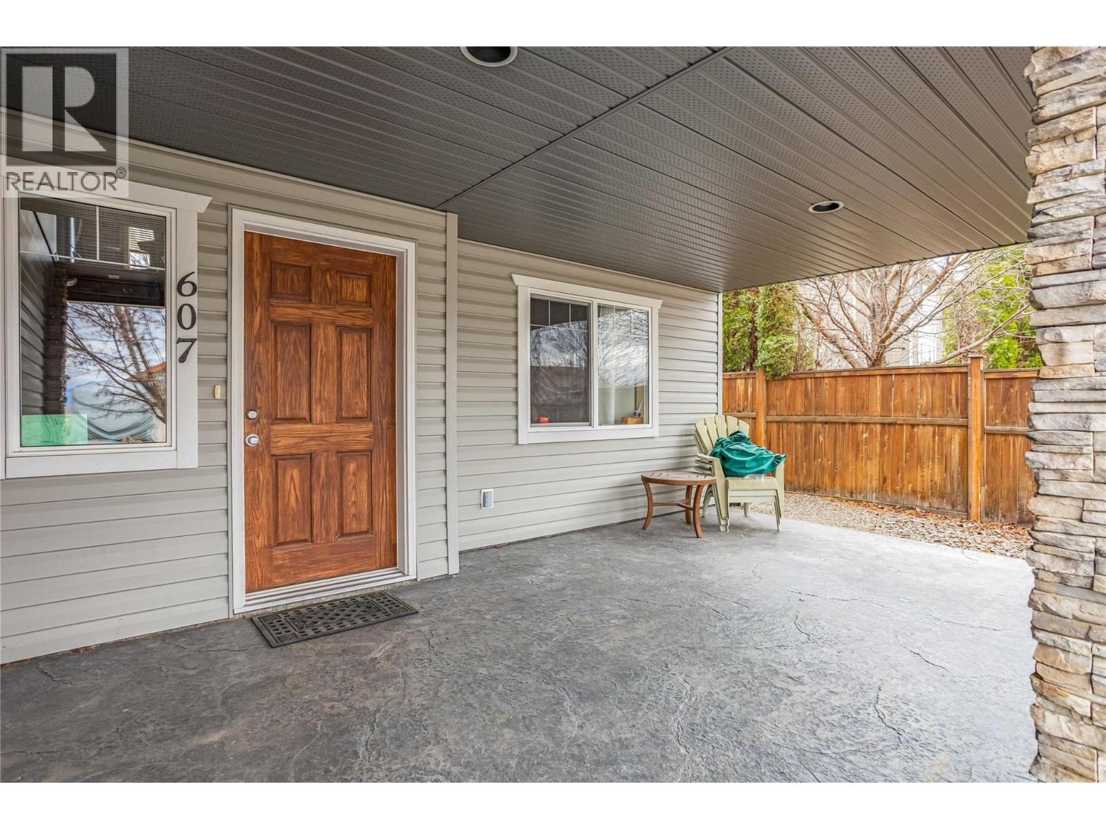 607 Lefevere Avenue, Kelowna, British Columbia  V1W 5G7 - Photo 3 - 10386444