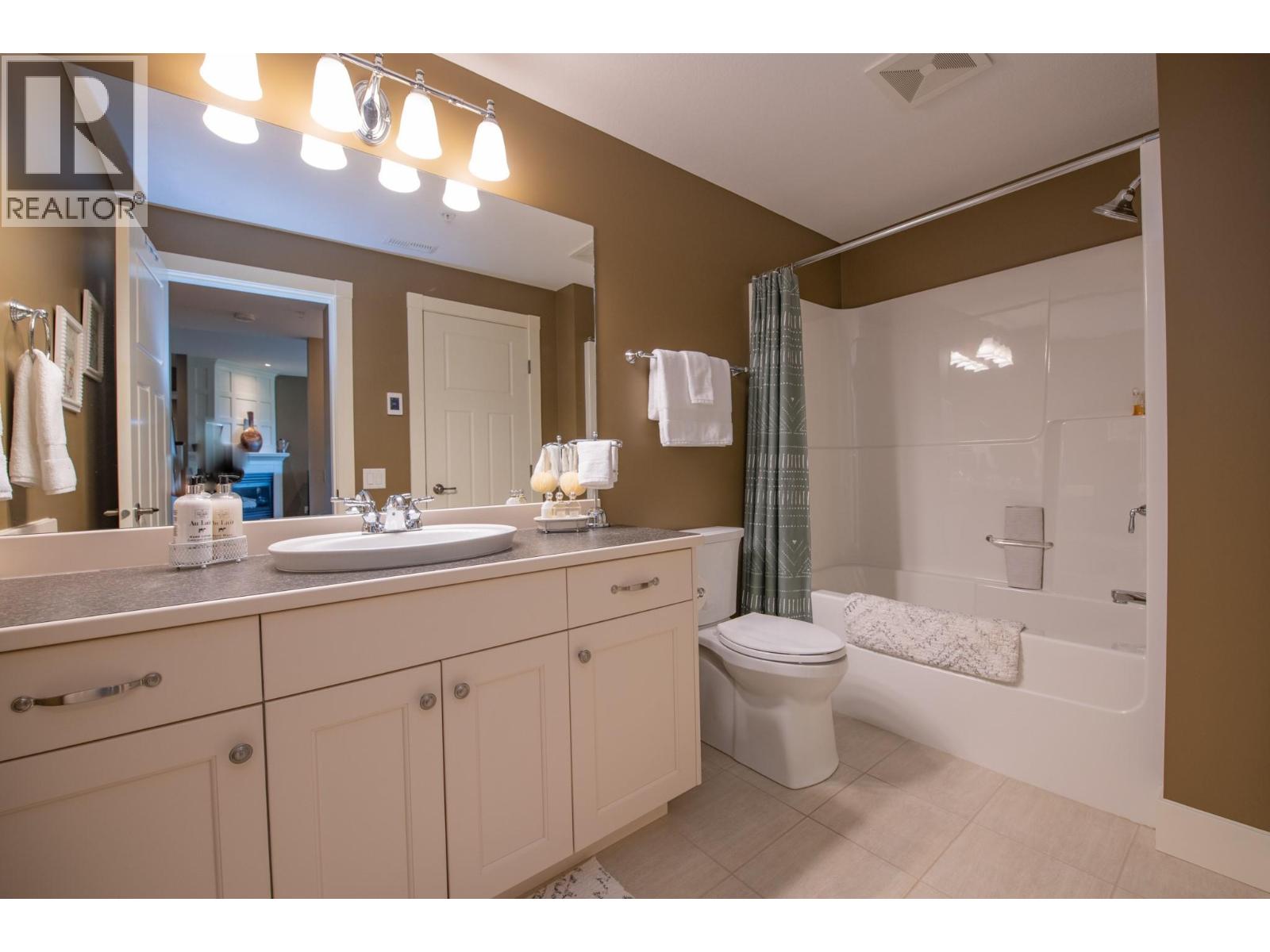 4300 Camelback Way, Vernon, British Columbia  V1T 9W4 - Photo 57 - 10386517