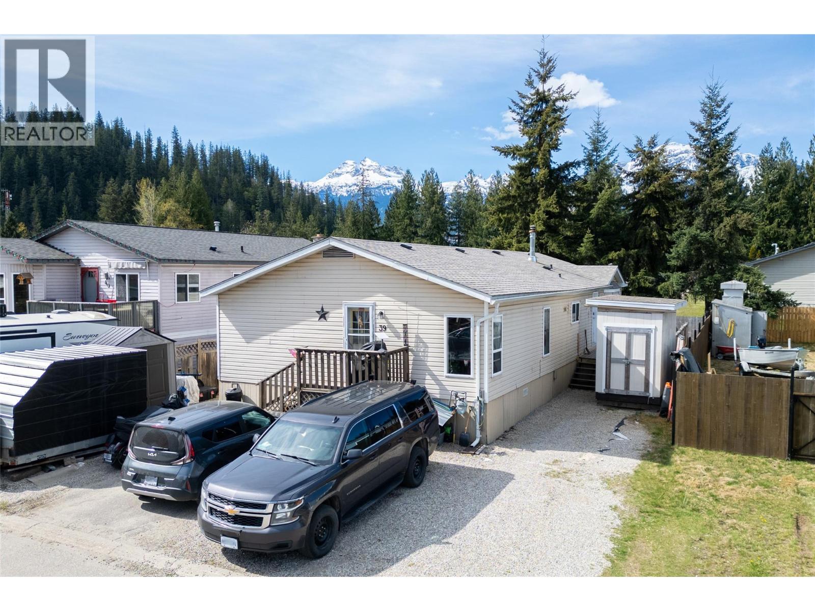 39 Johnson Way, Revelstoke, British Columbia  V0E 2S0 - Photo 3 - 10385925