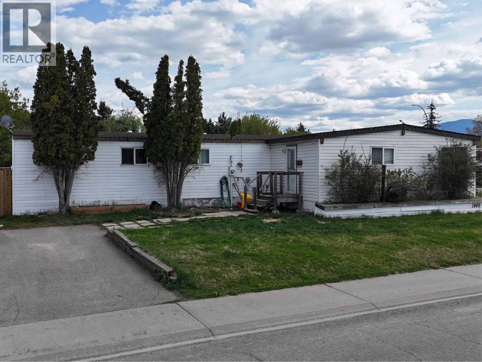 1800 Kokanee Crescent N, Cranbrook, British Columbia  V1C 5W4 - Photo 2 - 10377645