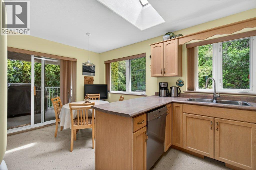 416 27 Street Se, Salmon Arm, British Columbia  V1E 1K7 - Photo 11 - 10386555