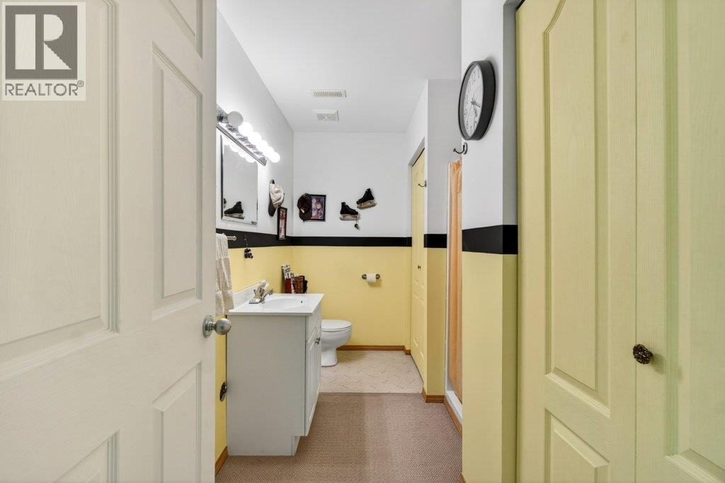 416 27 Street Se, Salmon Arm, British Columbia  V1E 1K7 - Photo 39 - 10386555