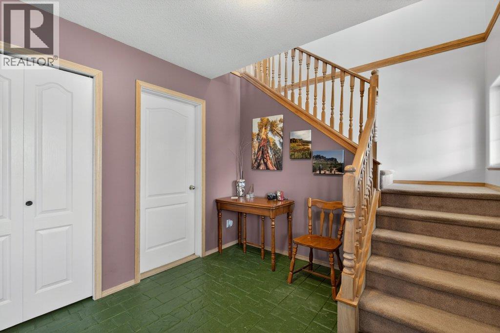 416 27 Street Se, Salmon Arm, British Columbia  V1E 1K7 - Photo 4 - 10386555