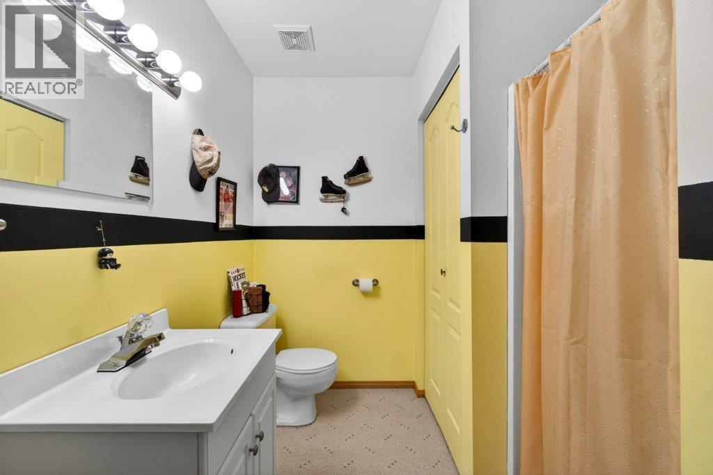 416 27 Street Se, Salmon Arm, British Columbia  V1E 1K7 - Photo 40 - 10386555