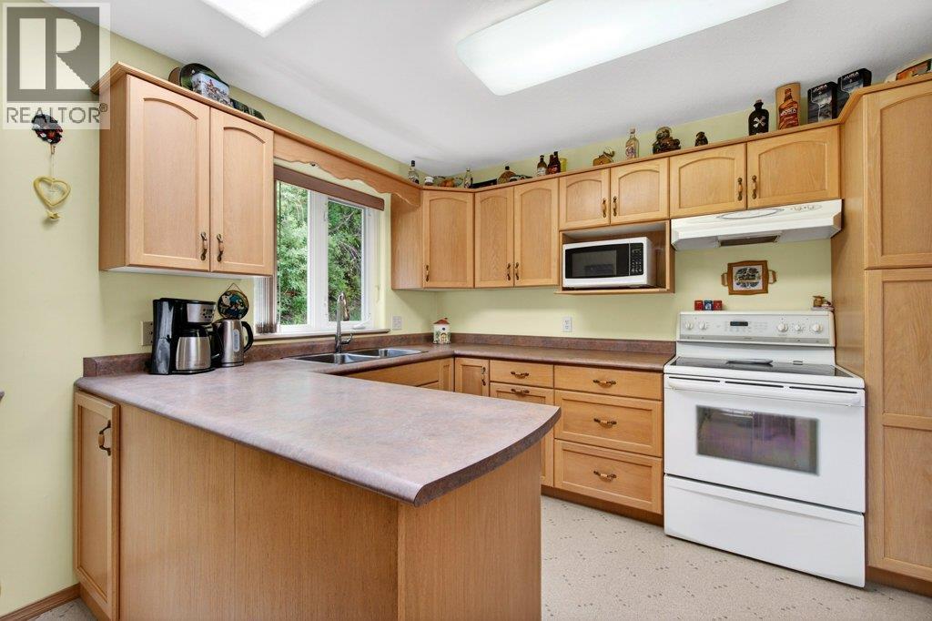 416 27 Street Se, Salmon Arm, British Columbia  V1E 1K7 - Photo 7 - 10386555