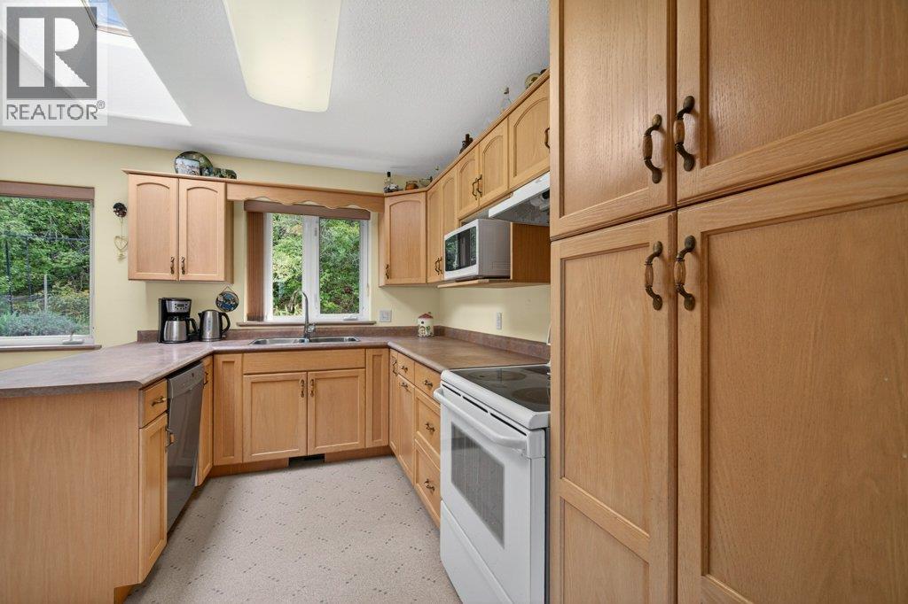 416 27 Street Se, Salmon Arm, British Columbia  V1E 1K7 - Photo 9 - 10386555