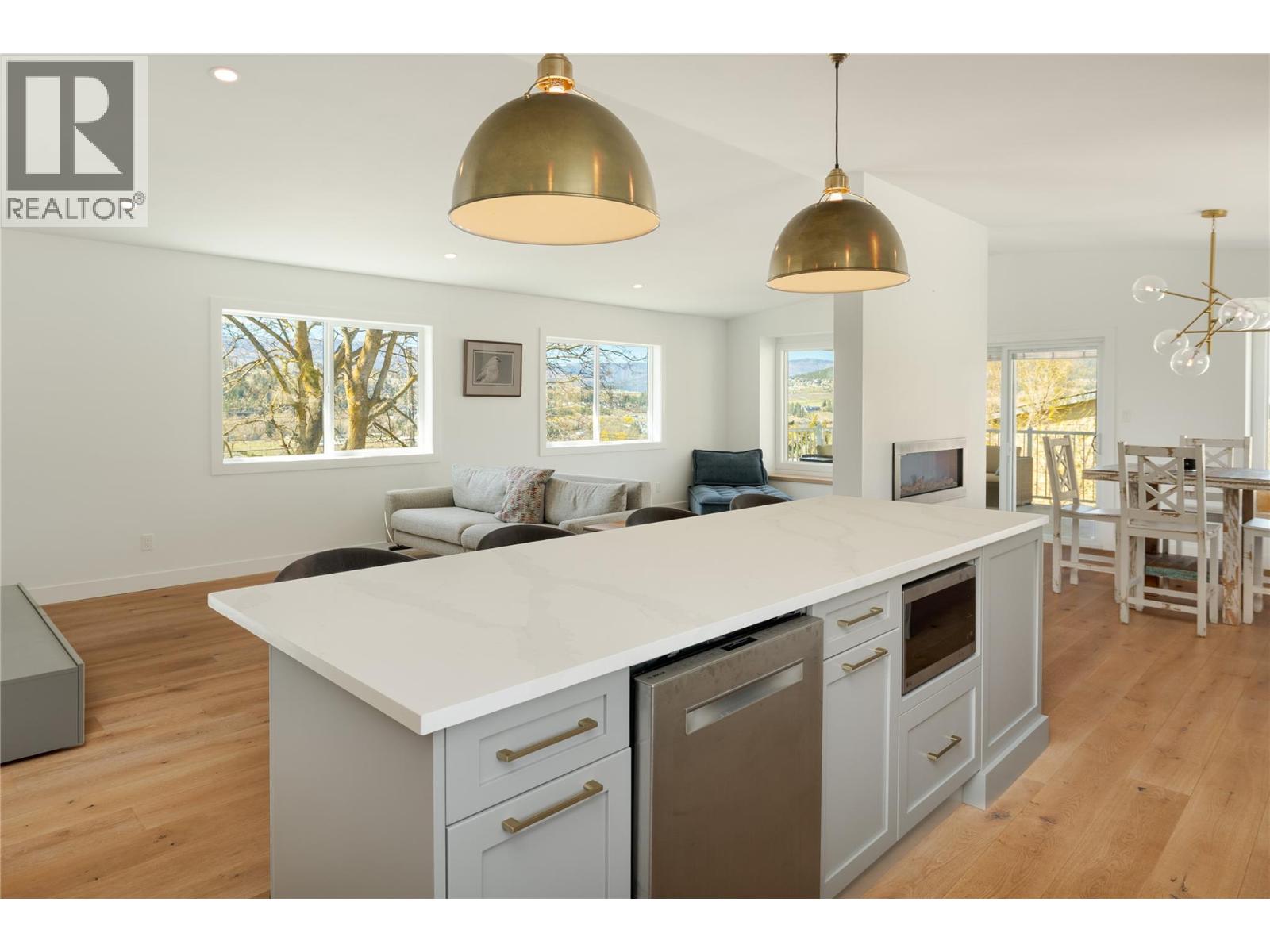 10942 Russell Road, Lake Country, British Columbia  V4V 1W9 - Photo 6 - 10386580
