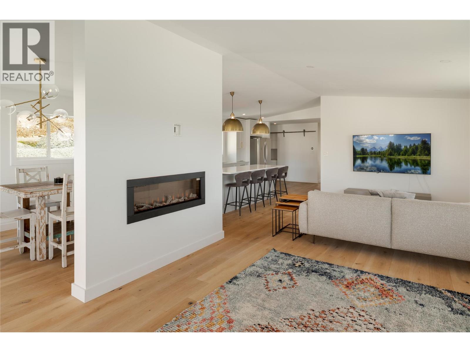 10942 Russell Road, Lake Country, British Columbia  V4V 1W9 - Photo 7 - 10386580