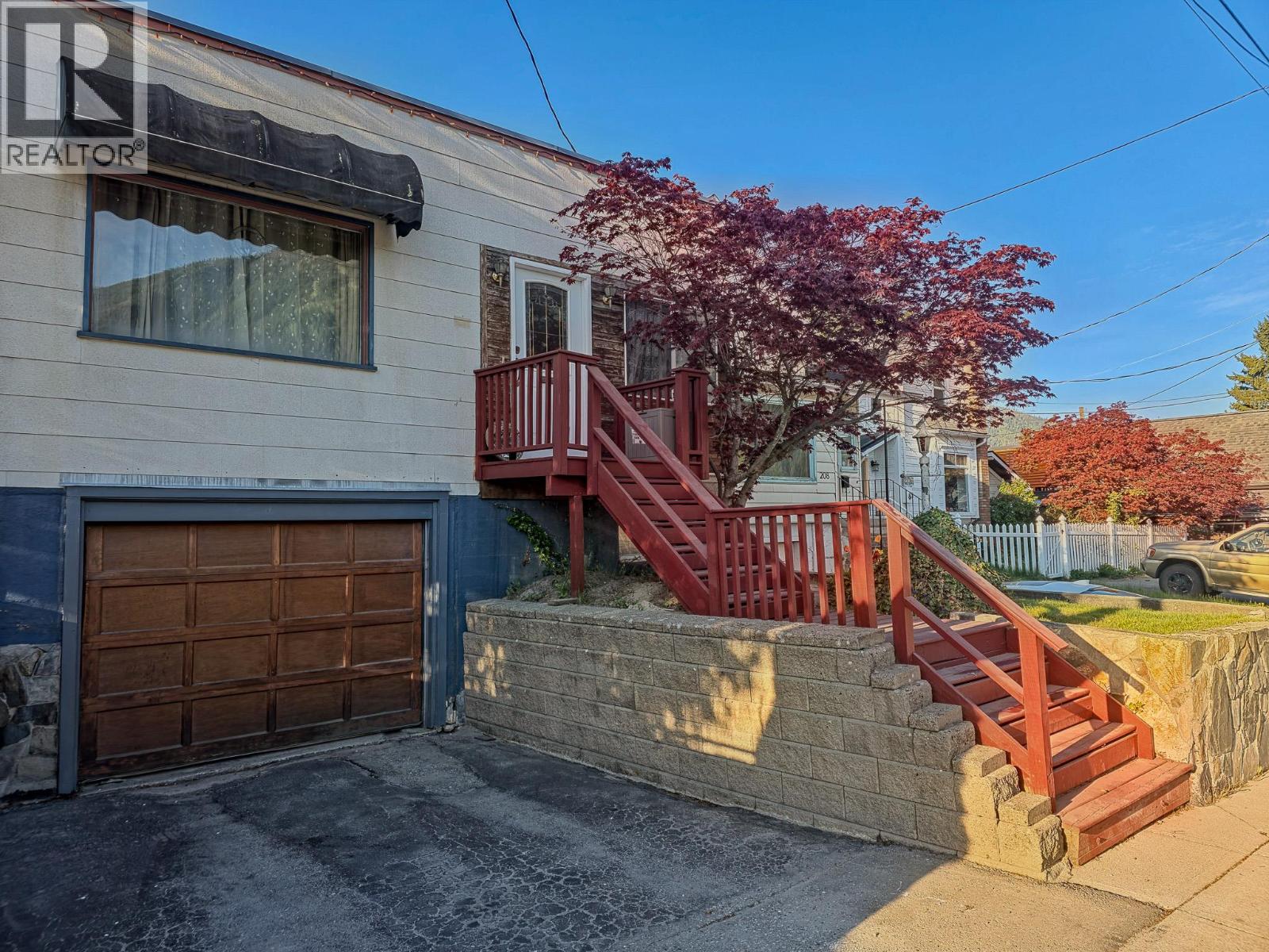 210 Anderson Street, Nelson, British Columbia  V1L 3X1 - Photo 2 - 10386562