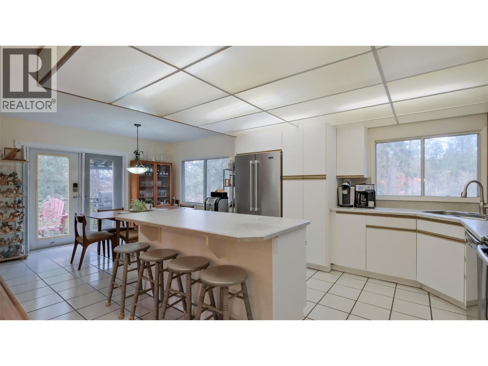 4099 Miller Road, Kelowna, British Columbia  V1W 4C7 - Photo 7 - 10386591