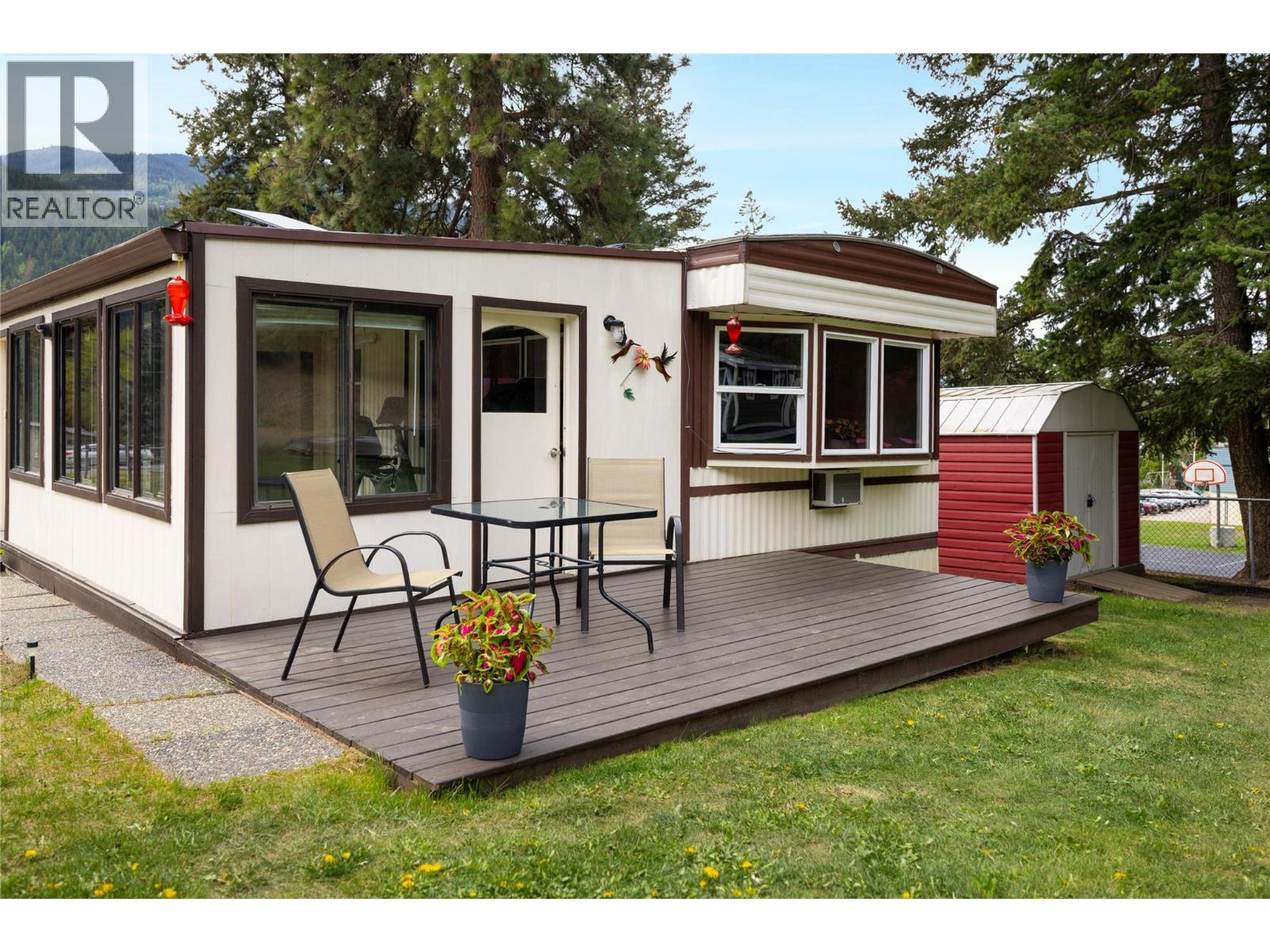 5708 Tuktakamin Road, Falkland, British Columbia  V0E 1W0 - Photo 2 - 10386512