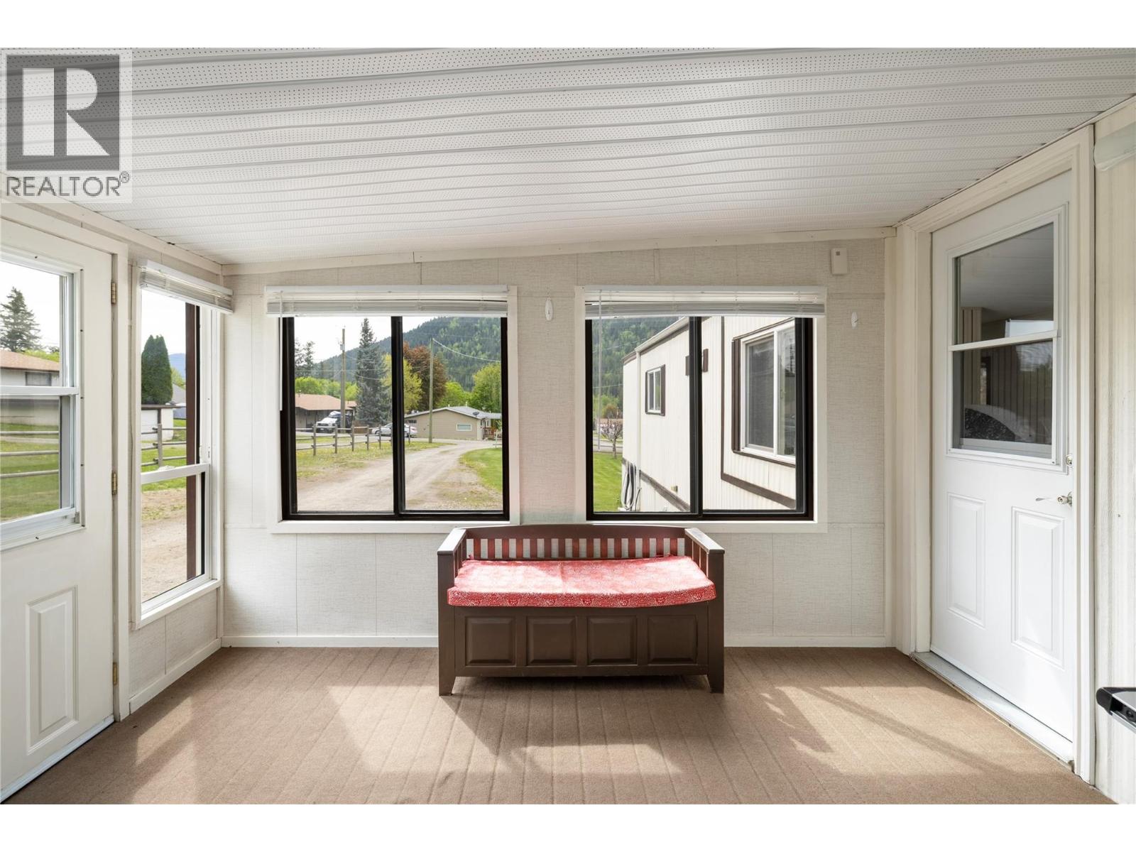 5708 Tuktakamin Road, Falkland, British Columbia  V0E 1W0 - Photo 6 - 10386512