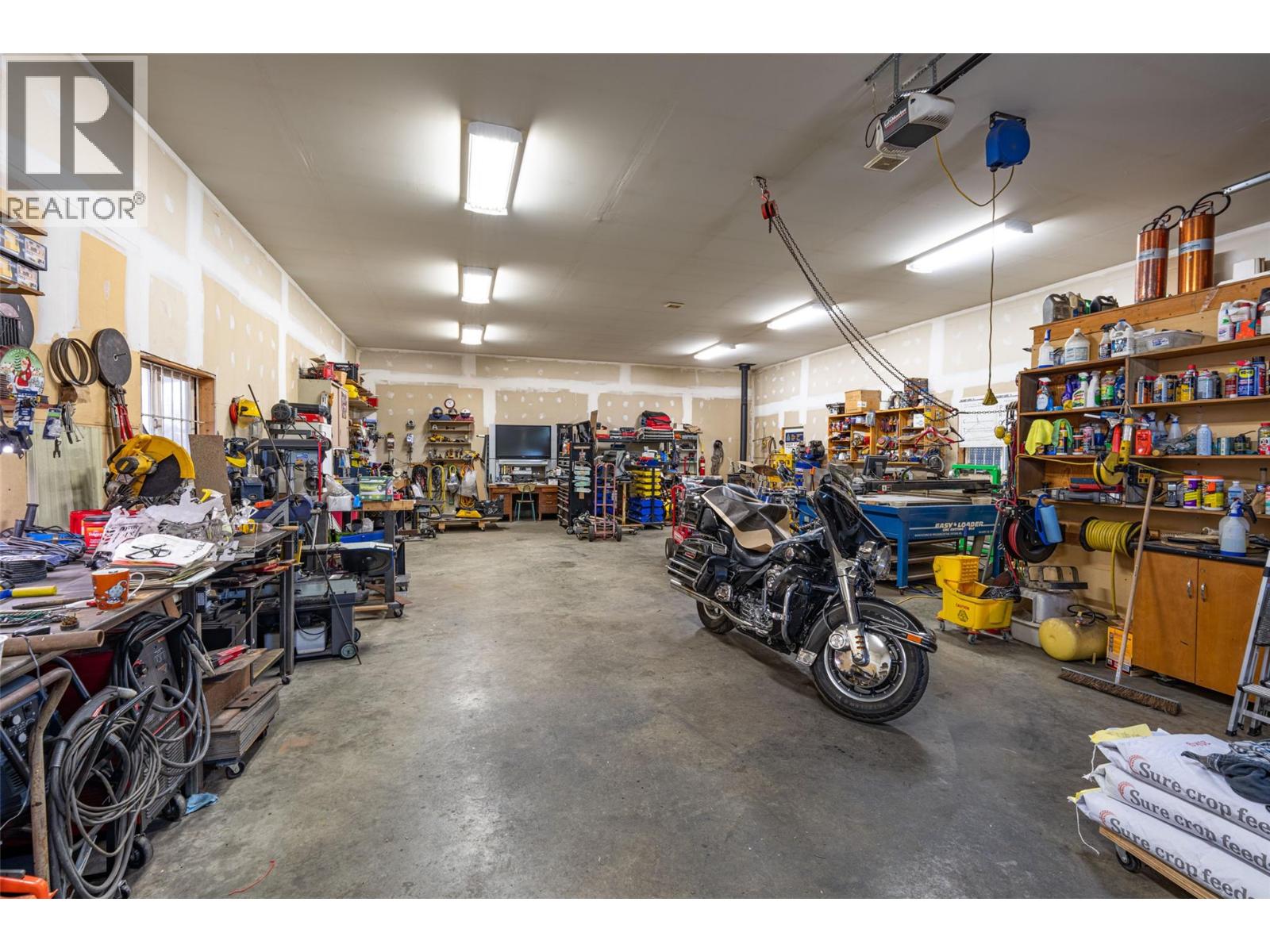 9255 Firehall Frontage Road, Salmon Arm, British Columbia  V1E 2X6 - Photo 90 - 10386563