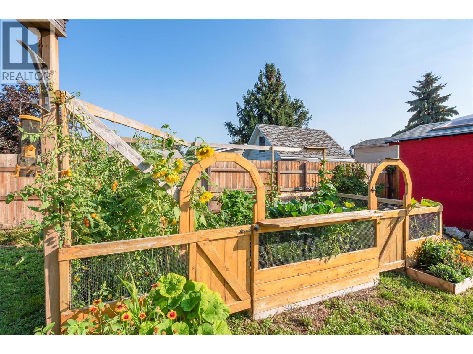 1060 Tataryn Road, Kelowna, British Columbia  V1X 1N8 - Photo 35 - 10386201