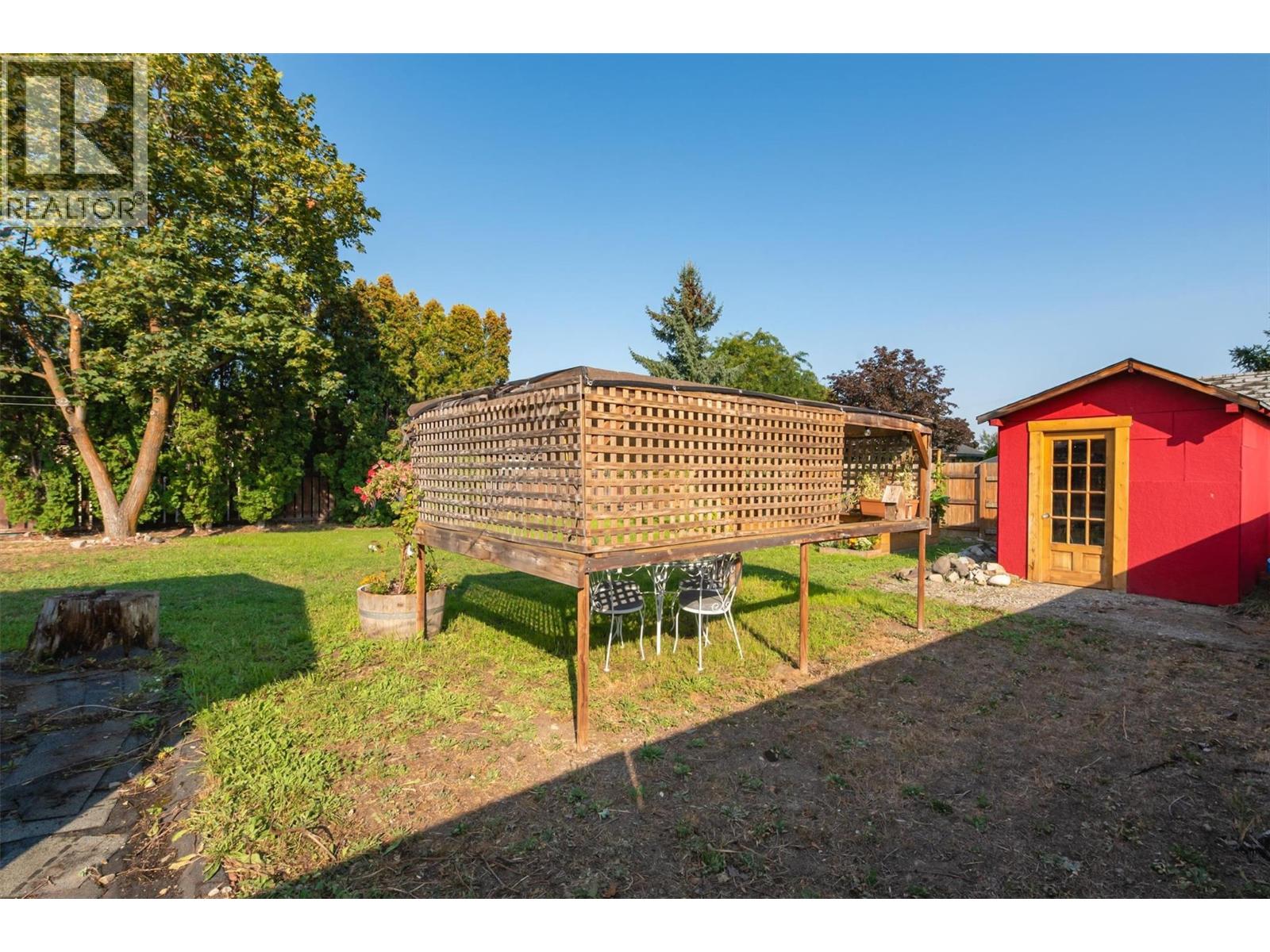 1060 Tataryn Road, Kelowna, British Columbia  V1X 1N8 - Photo 38 - 10386201