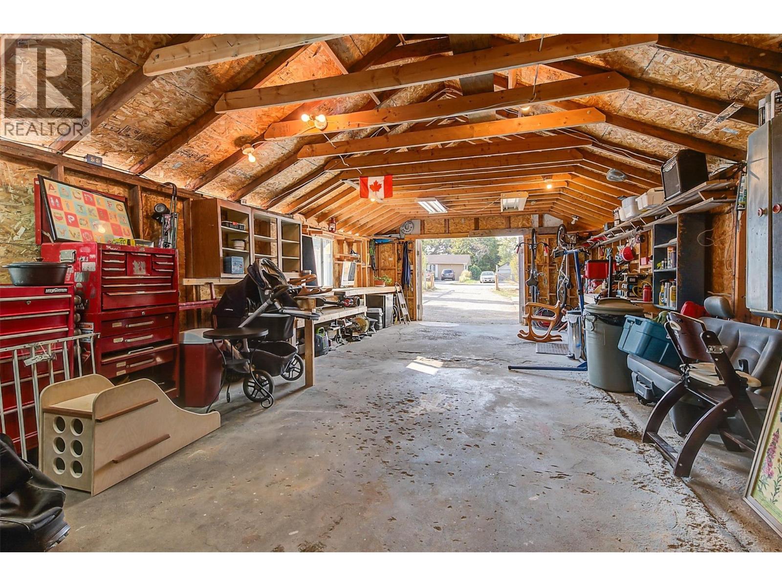 1060 Tataryn Road, Kelowna, British Columbia  V1X 1N8 - Photo 46 - 10386201