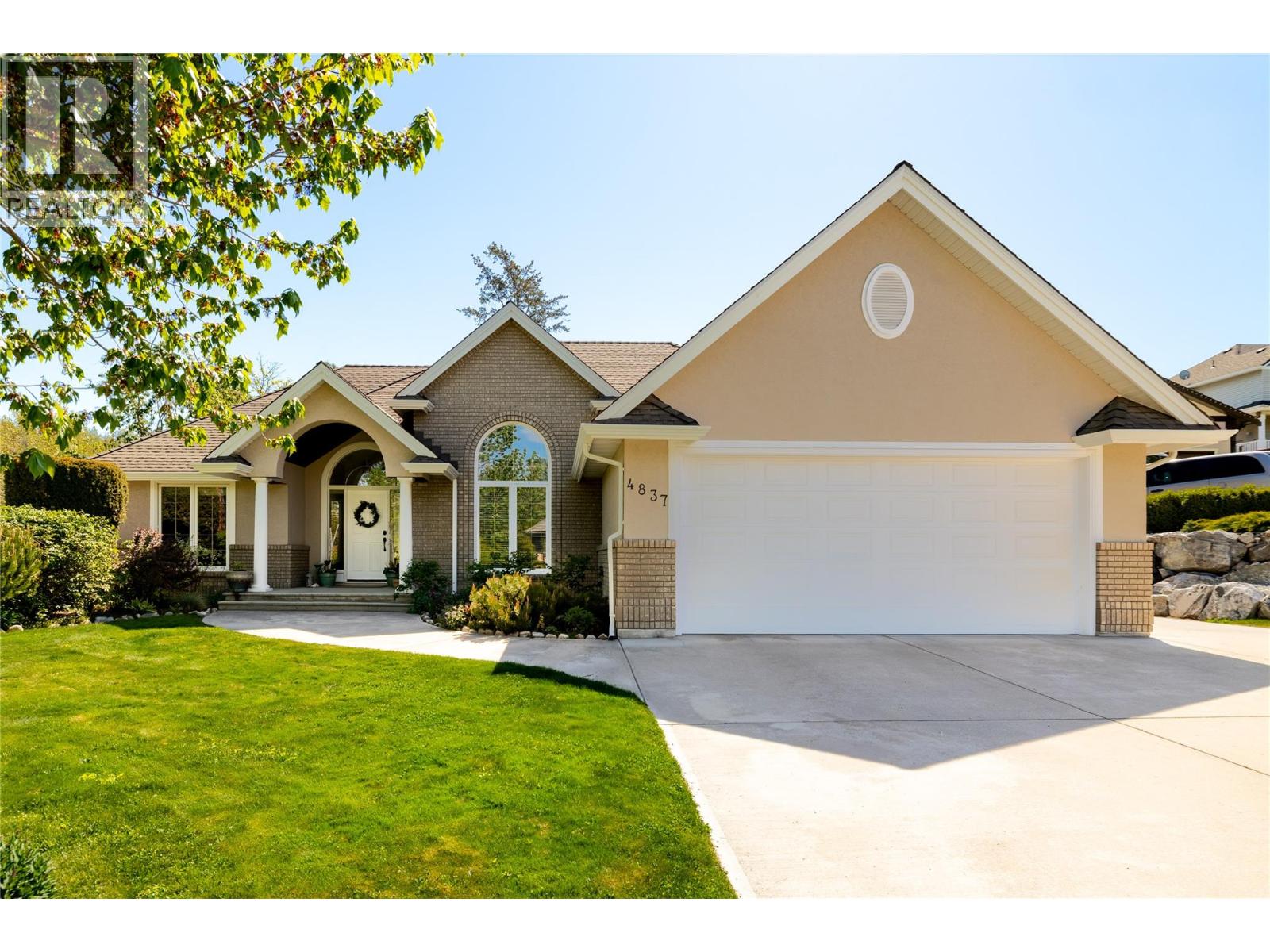 4837 CANYON RIDGE Crescent, kelowna, British Columbia