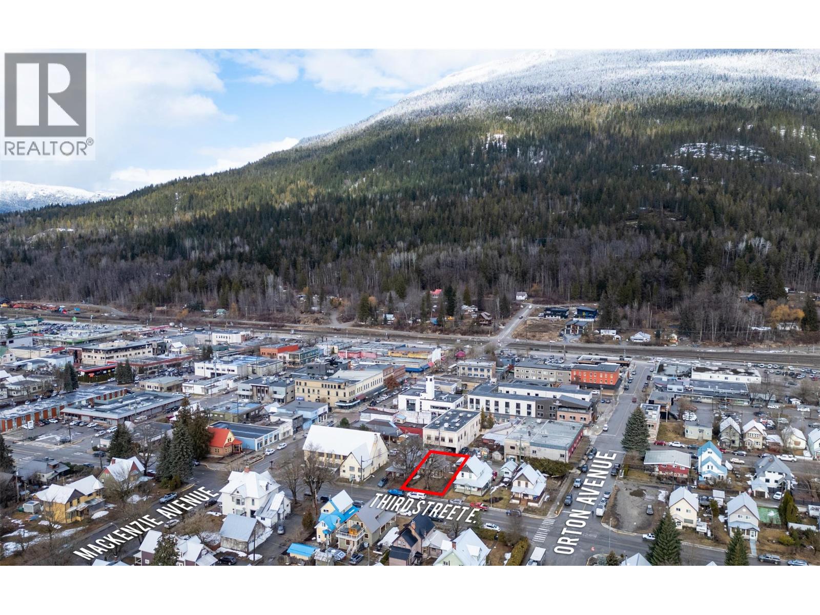 102 Third Street E, Revelstoke, British Columbia  V0E 2S0 - Photo 28 - 10386533