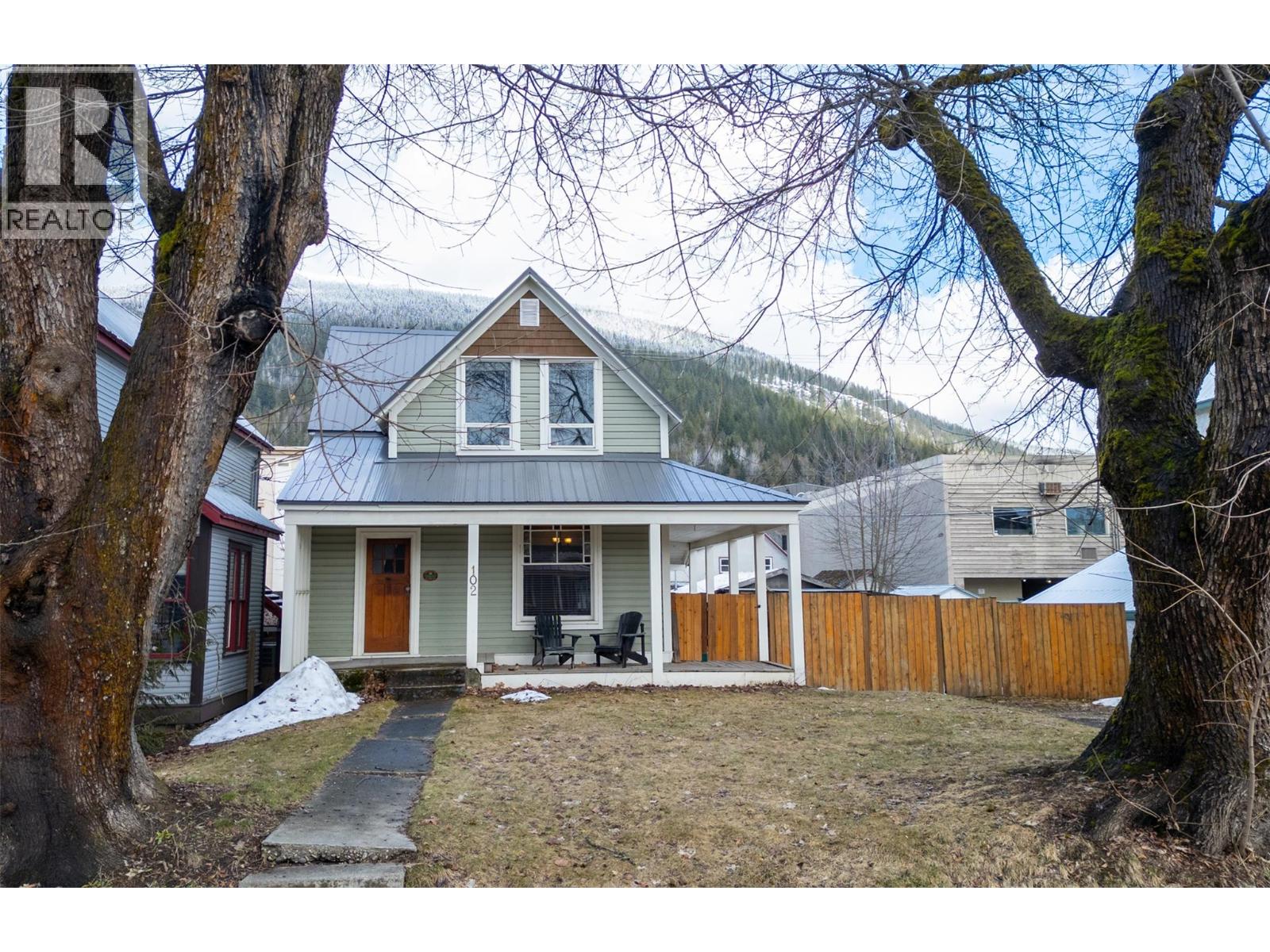 102 Third Street E, Revelstoke, British Columbia  V0E 2S0 - Photo 32 - 10386533