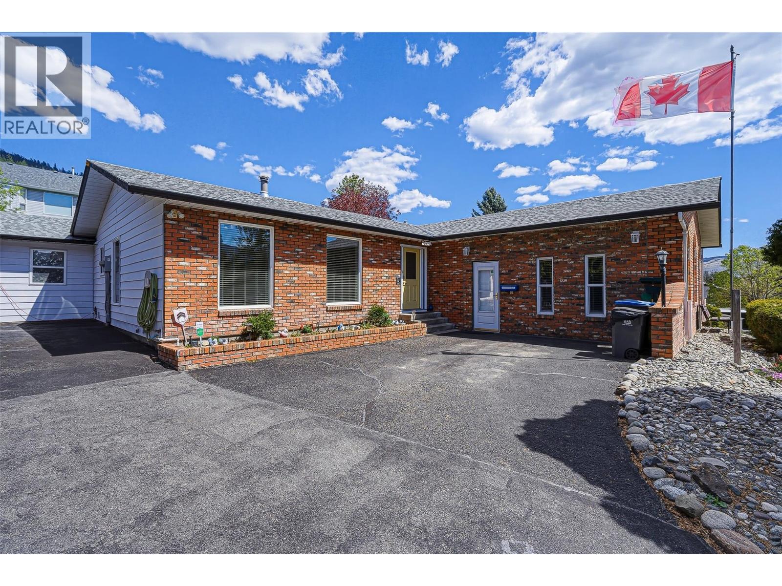 1751 Juniper Drive, Merritt, British Columbia  V1K 1J6 - Photo 5 - 10385843