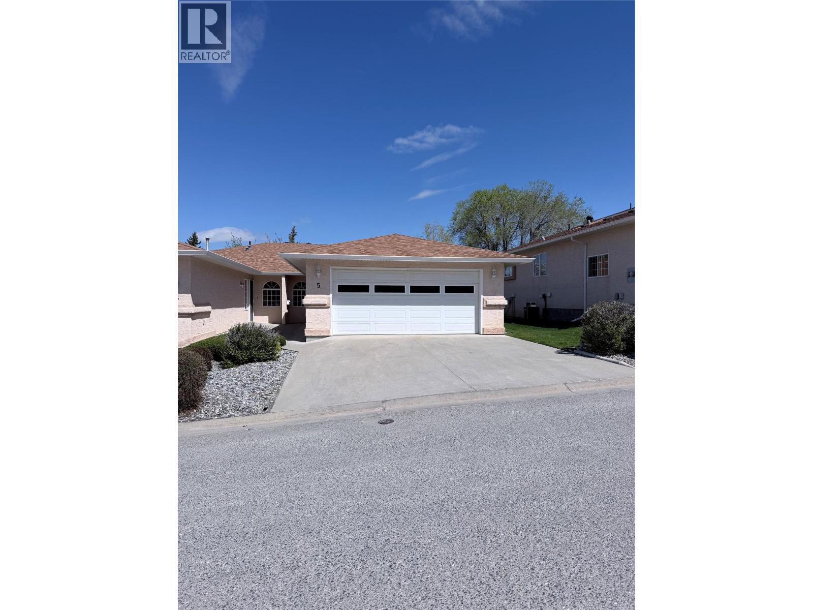 617 27th Avenue S Unit# 5, Cranbrook, British Columbia  V1C 6L1 - Photo 2 - 10386278