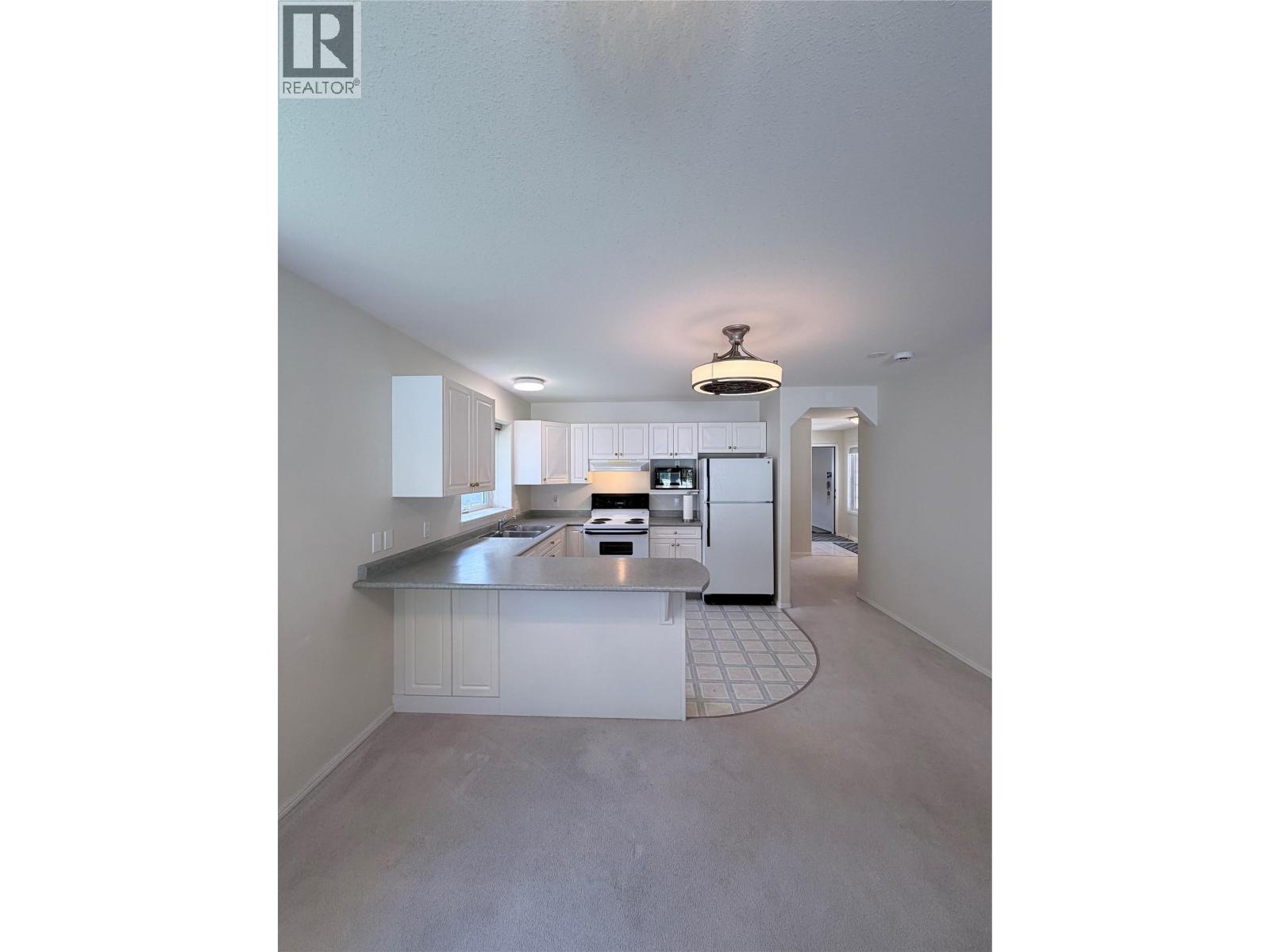 617 27th Avenue S Unit# 5, Cranbrook, British Columbia  V1C 6L1 - Photo 5 - 10386278