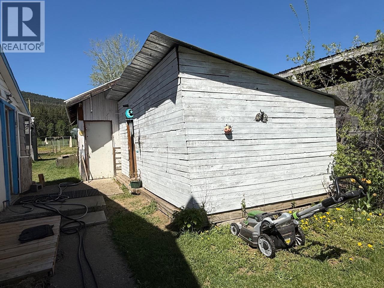 9889 Latremouille Street, Little Fort, British Columbia  V0E 2C0 - Photo 15 - 10386683