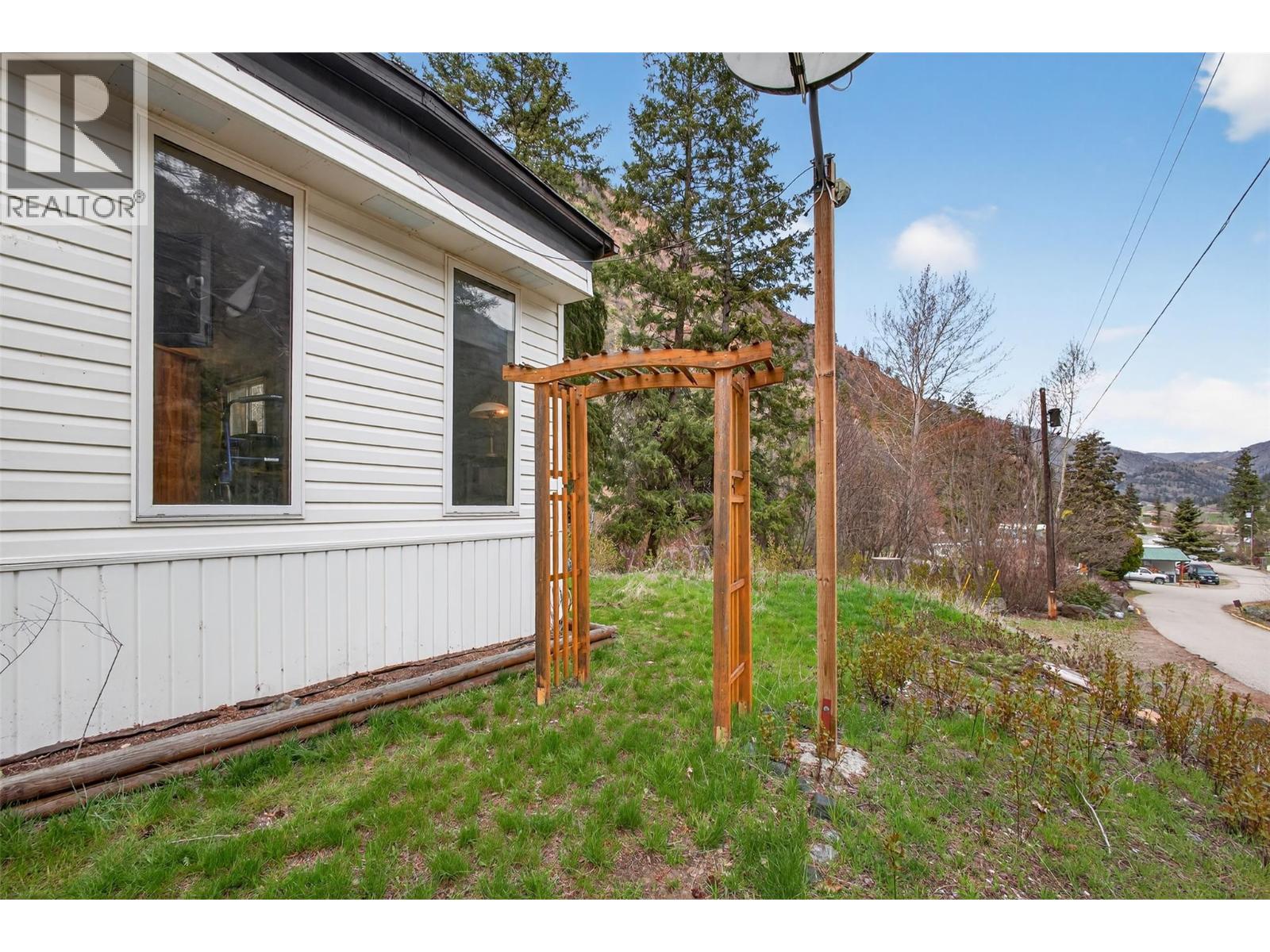 1514 Hwy 3a Unit# 16, Keremeos, British Columbia  V0X 1N6 - Photo 12 - 10386572
