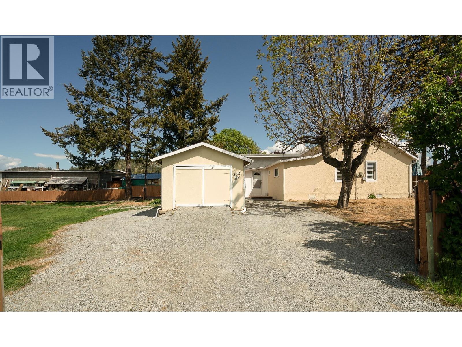 302 Valley Road N, Kelowna, British Columbia  V1V 2G1 - Photo 3 - 10386608