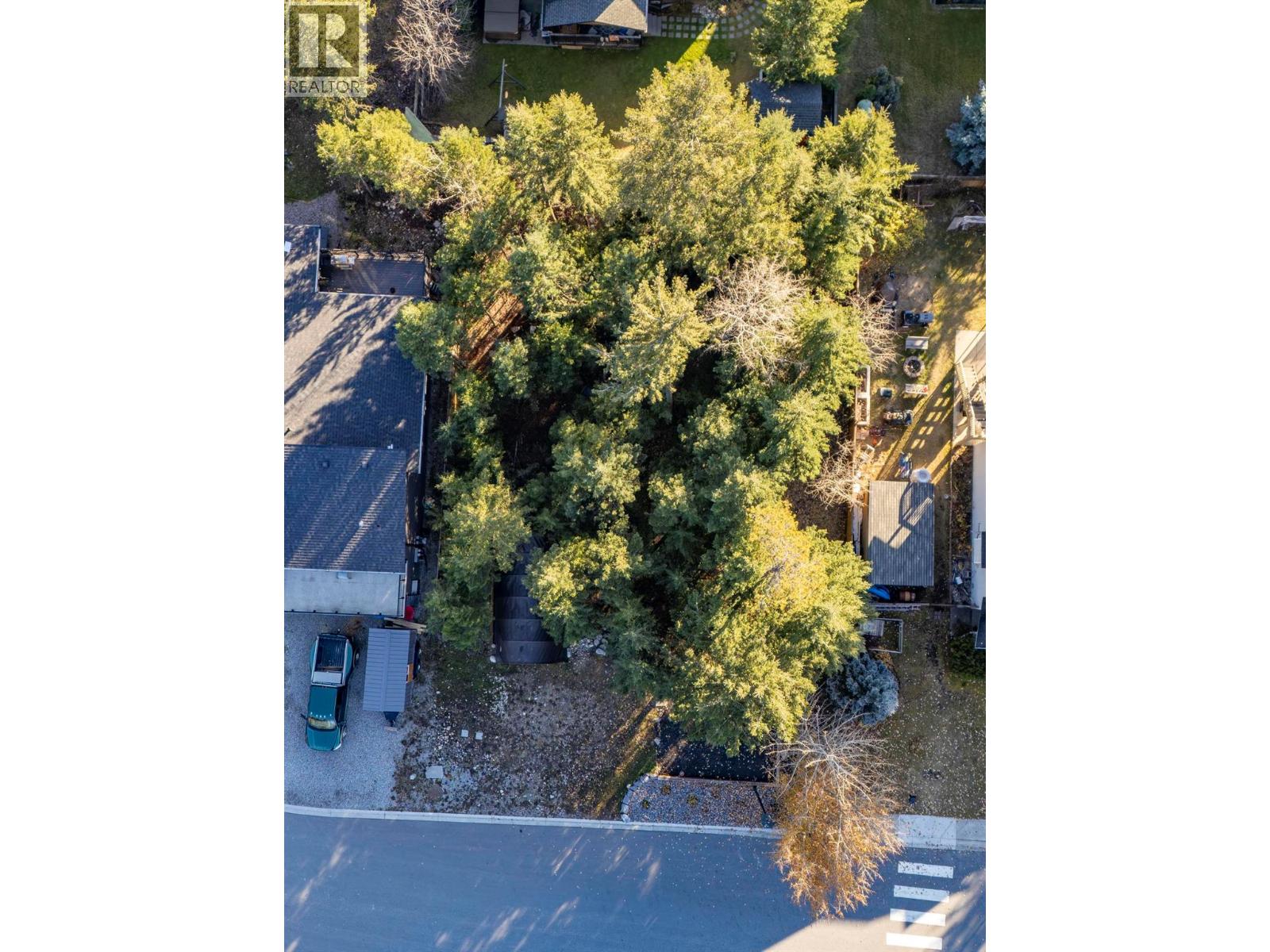 1526 Cedar Street, Golden, British Columbia  V0A 1H0 - Photo 4 - 10386482