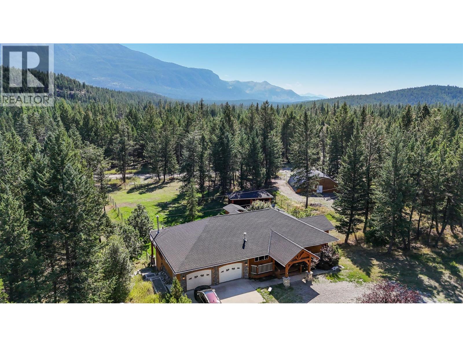 630 Green Road, Canal Flats, British Columbia  V0B 1B0 - Photo 10 - 10386664