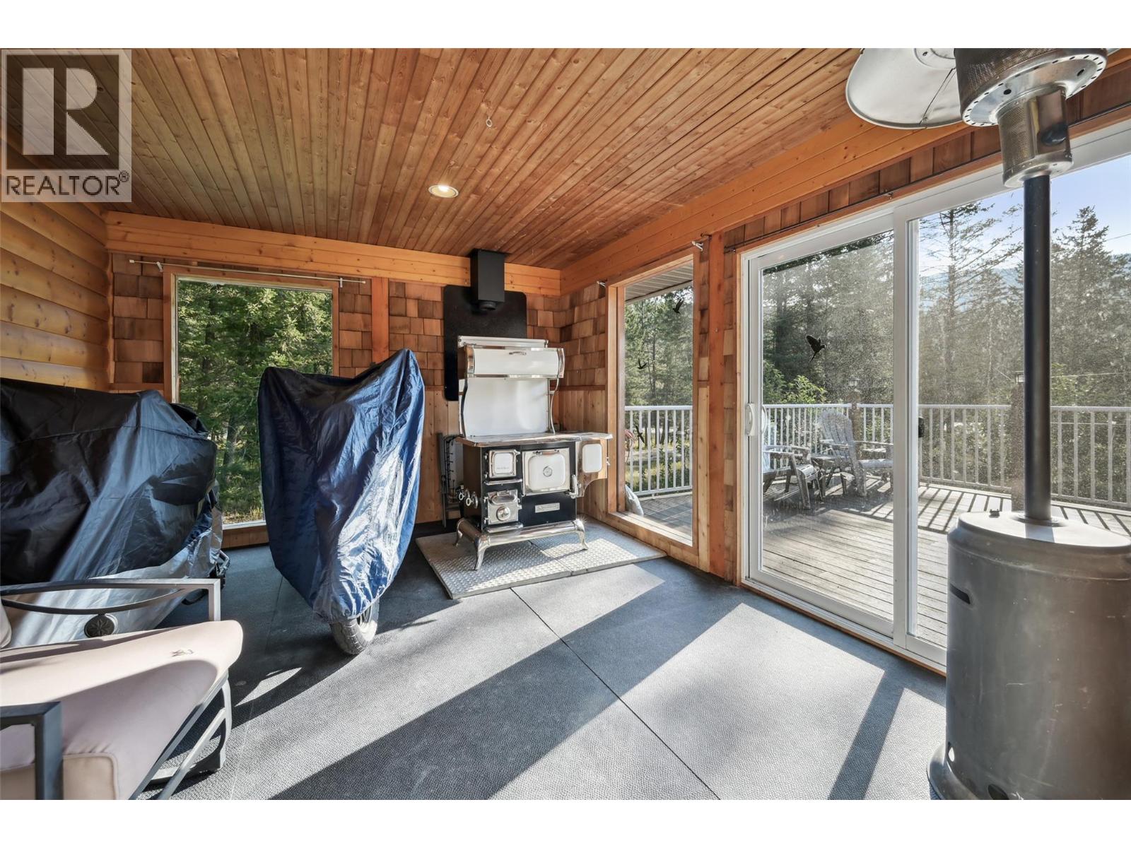 630 Green Road, Canal Flats, British Columbia  V0B 1B0 - Photo 20 - 10386664