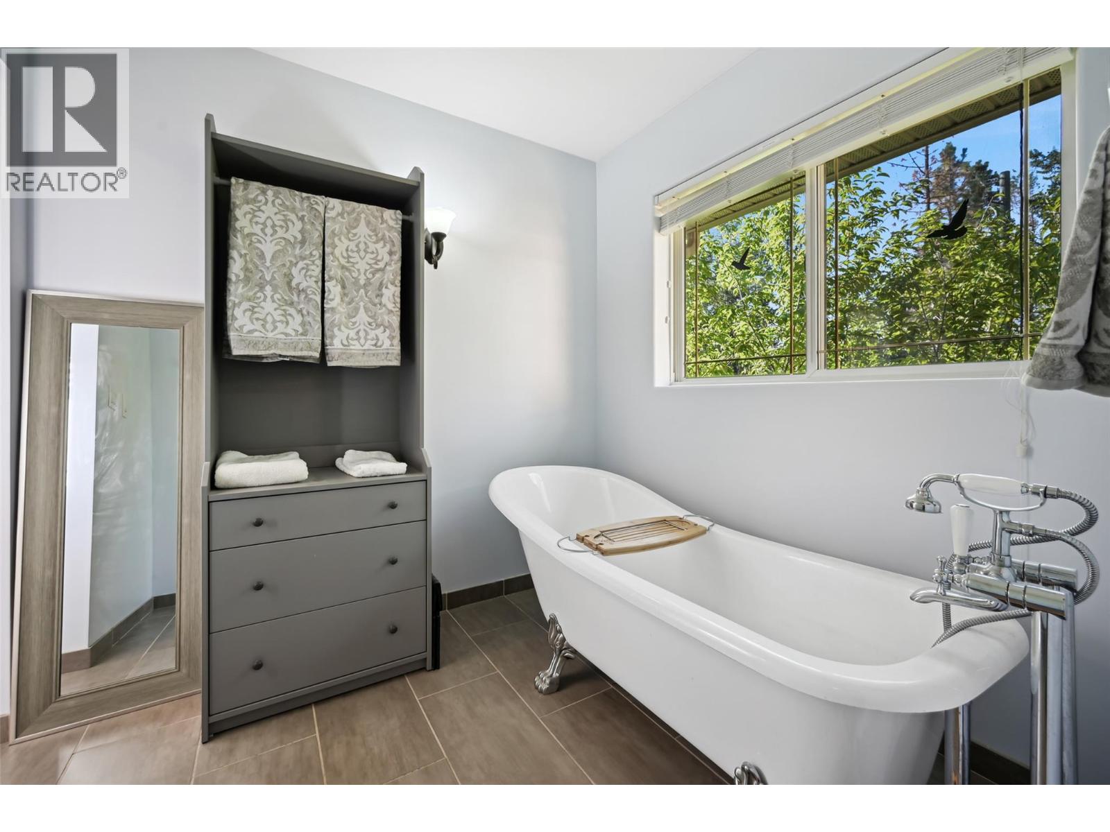 630 Green Road, Canal Flats, British Columbia  V0B 1B0 - Photo 26 - 10386664