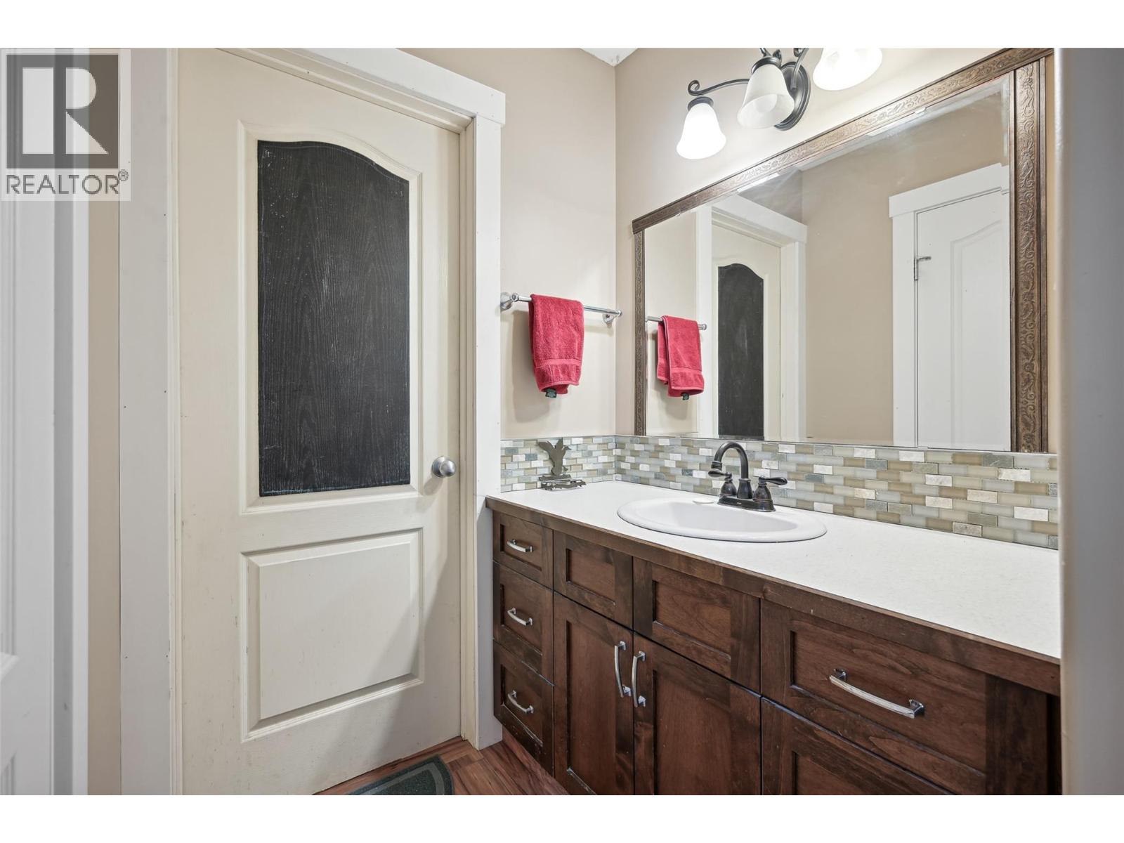630 Green Road, Canal Flats, British Columbia  V0B 1B0 - Photo 33 - 10386664