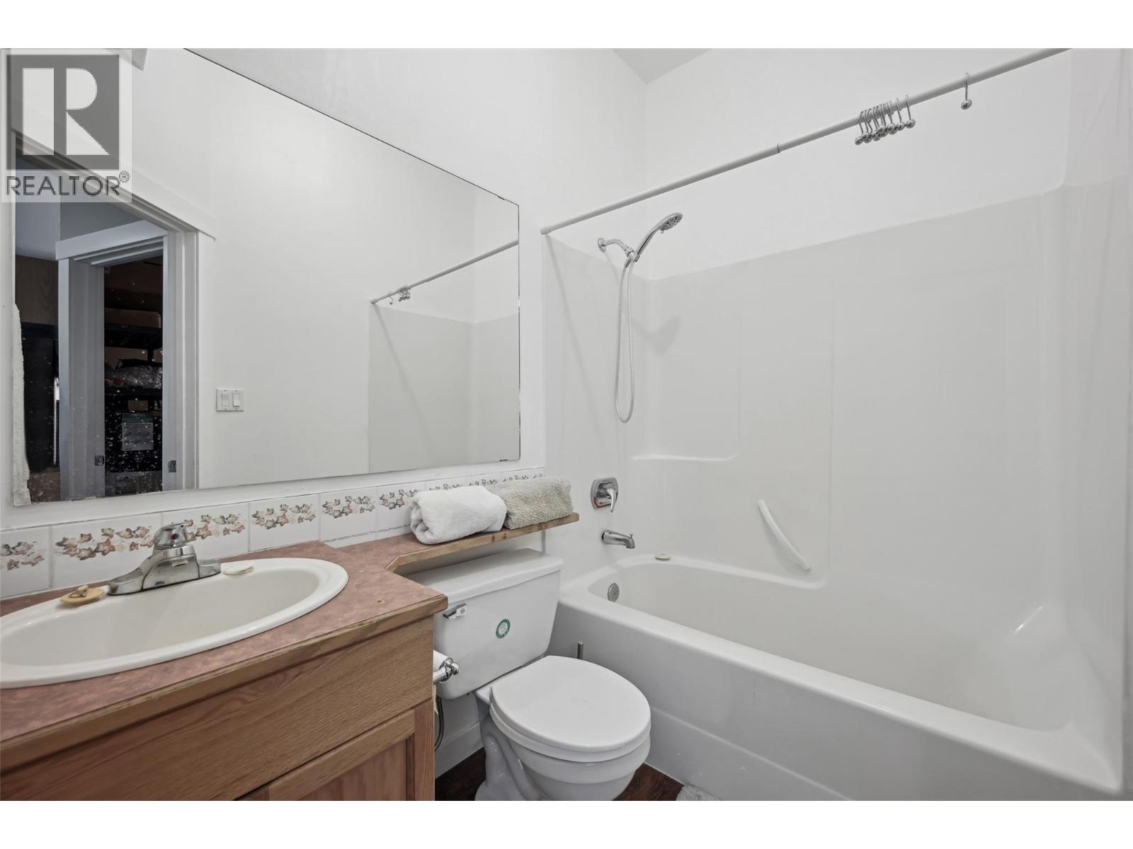 630 Green Road, Canal Flats, British Columbia  V0B 1B0 - Photo 37 - 10386664