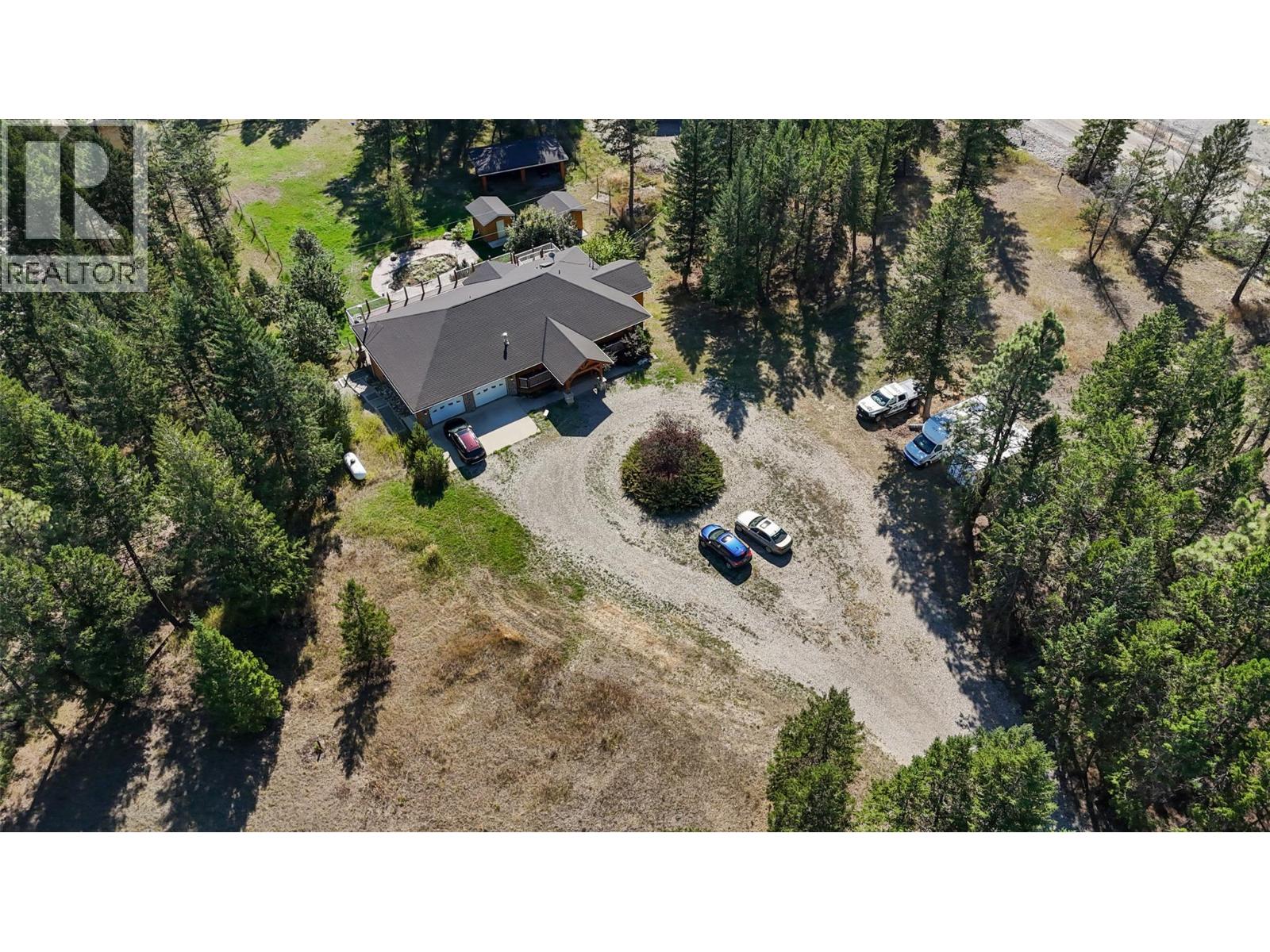 630 Green Road, Canal Flats, British Columbia  V0B 1B0 - Photo 7 - 10386664