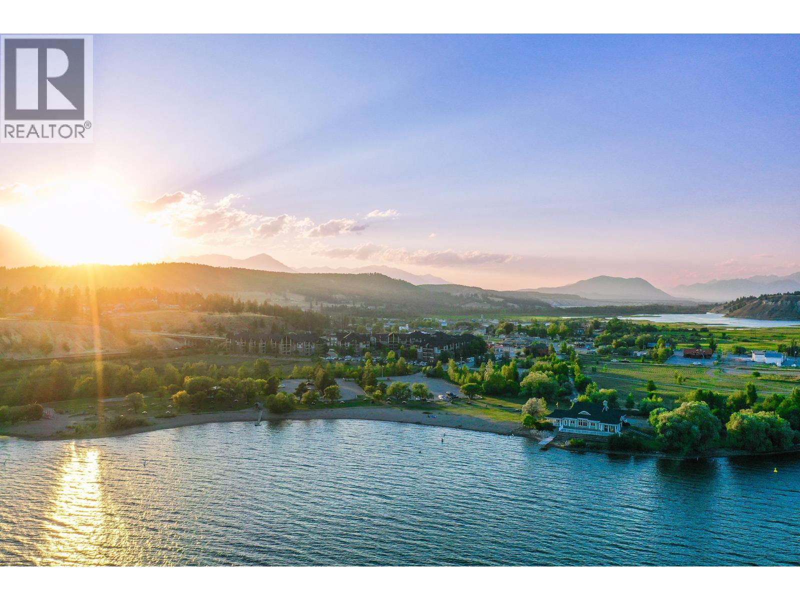 205 Third Avenue Unit# 2201, invermere, British Columbia