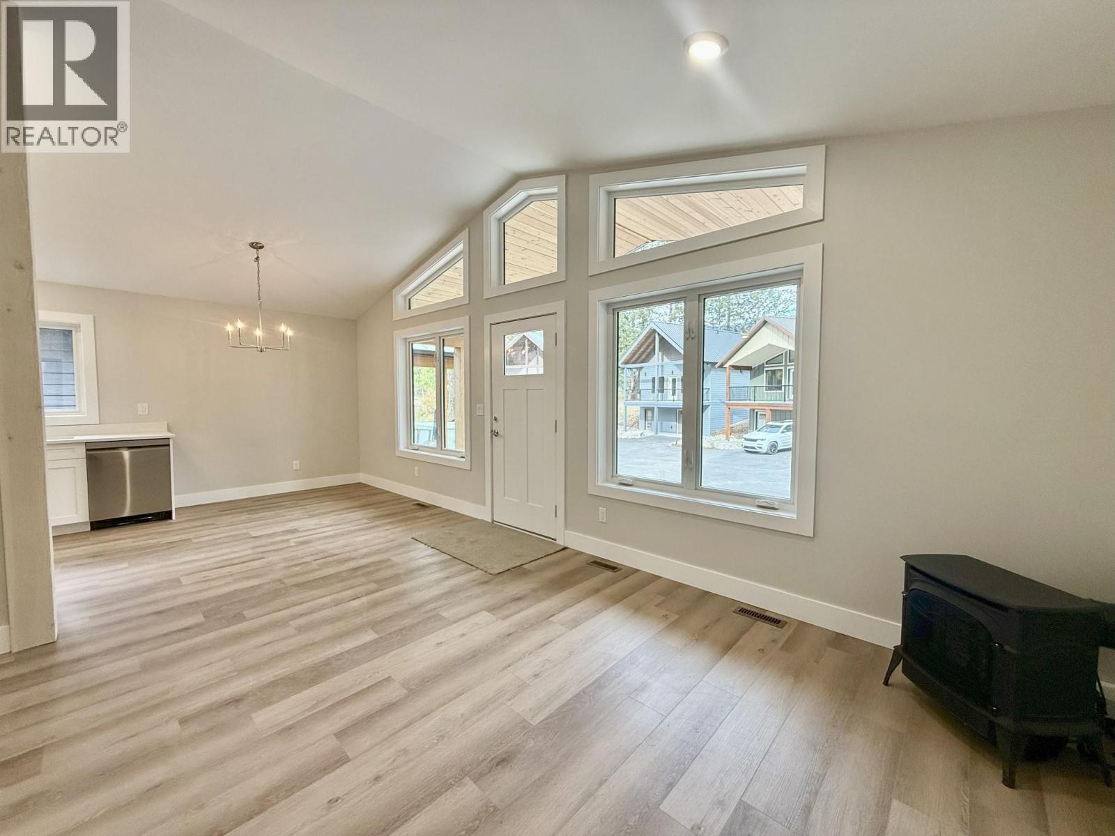 1938 Foxwood Trail Unit# 10, Windermere, British Columbia  V0B 2L2 - Photo 11 - 10386618