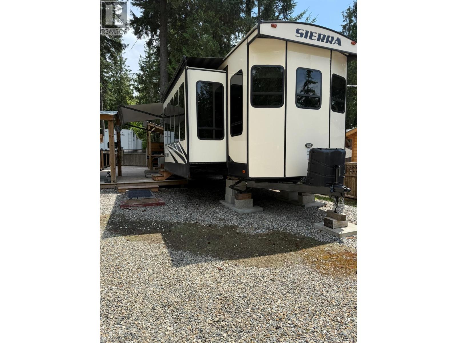 6853 Squilax-Anglemont Road Unit# 24 & 27, Magna Bay, British Columbia  V0E 1M7 - Photo 11 - 10386356