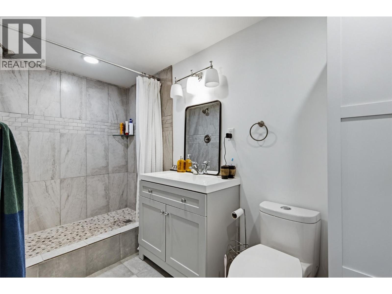 881 Pembroke Avenue, Kamloops, British Columbia  V2B 1Z2 - Photo 17 - 10386221