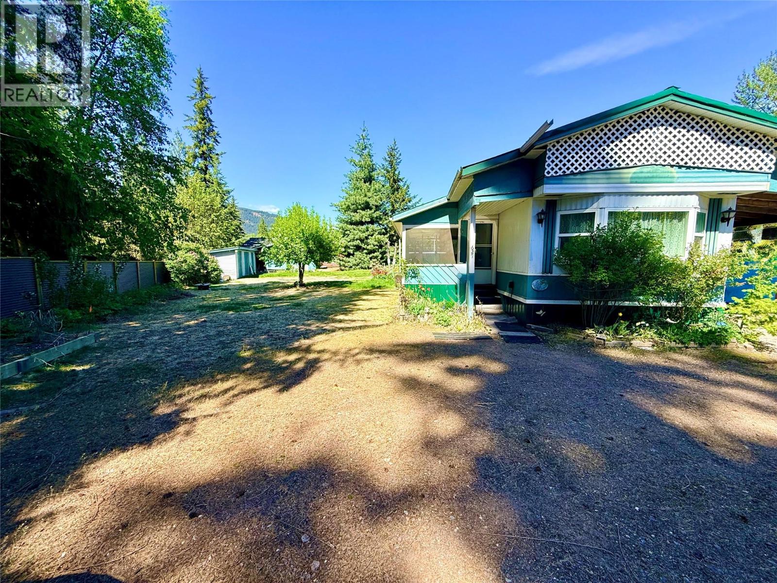 627 Swanson Place, Swansea Point, British Columbia  V0E 2K2 - Photo 2 - 10386199