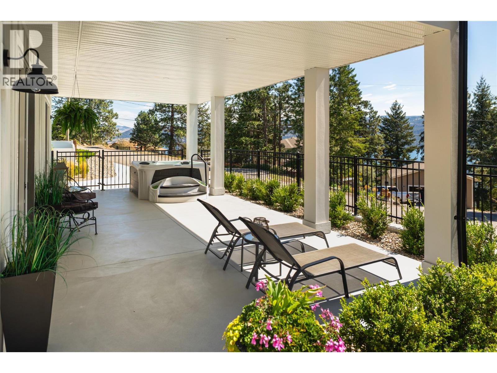 10320 Columbia Way, Vernon, British Columbia  V1H 2B6 - Photo 12 - 10384923